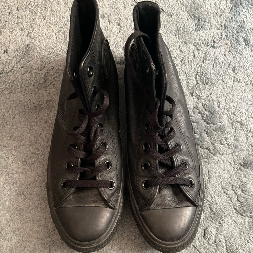 Converse Leather Sneaker